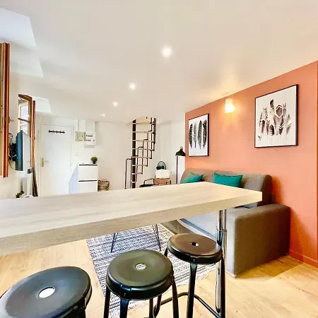 - - Centre Historique - Tout Confort - Internet Fibre Lägenhet