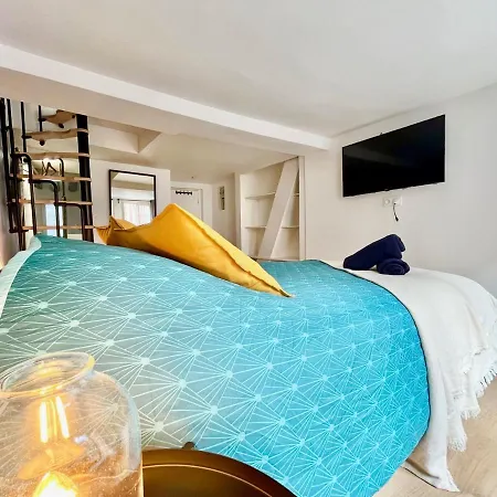 - - Centre Historique - Tout Confort - Internet Fibre *