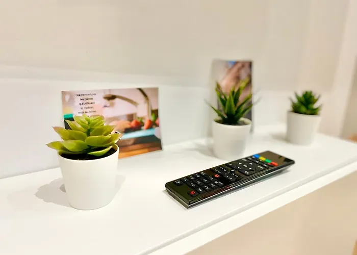 - - Centre Historique - Tout Confort - Internet Fibre *